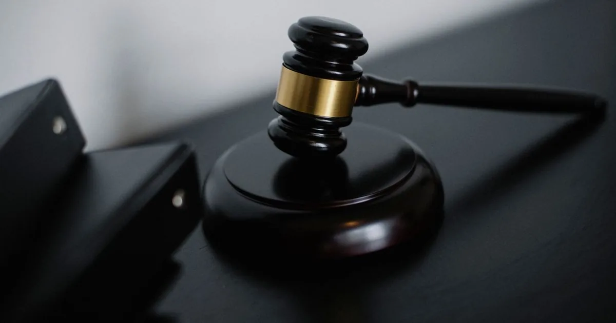 Despacho de abogados analizando indicadores de rentabilidad